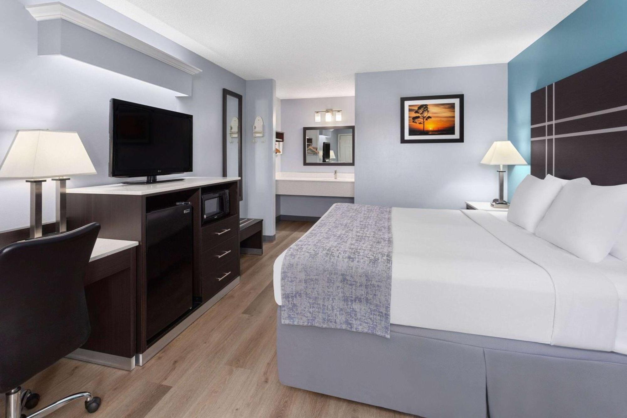 Baymont By Wyndham Brunswick Ga Hotel Екстериор снимка